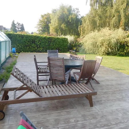 Chambres A La Campagne Avec Piscine カストー