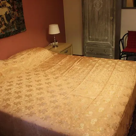 Chambres A La Campagne Avec Piscine カストー