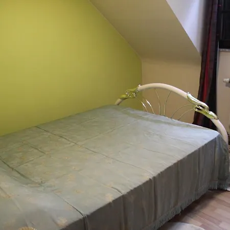 Chambres A La Campagne Avec Piscine * カストー